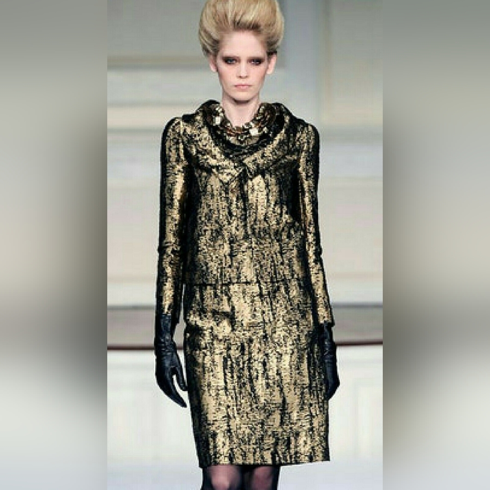$4,800 OSCAR DE LA RENTA GORGEOUS GOLDEN TAN SILK SKIRT JACKET SUIT US 6